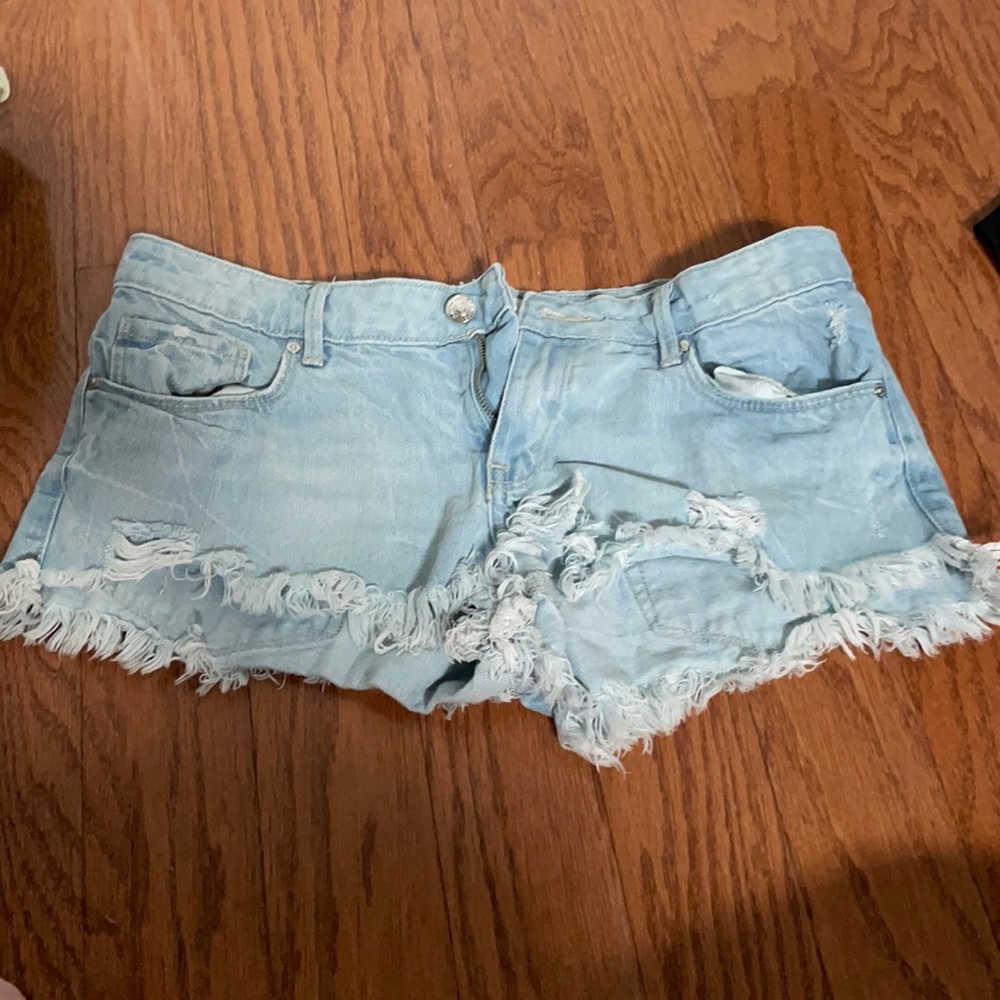Forever 21 size 27 Jean shorts